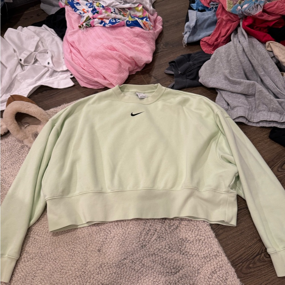 Nike cropped sweatshirt